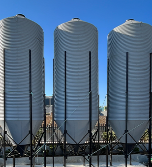 Bulk feed tanks